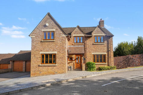 Kits Close, Northampton, NN7 2EL