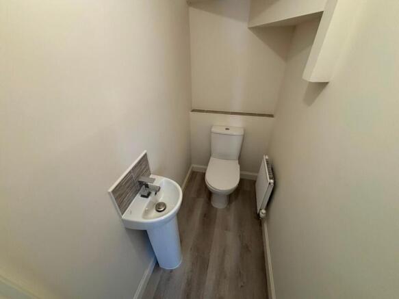 3 bed Semi-Detached to rent Image 5