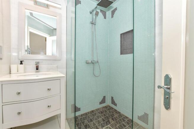 En-Suite Shower Room- Flat 1
