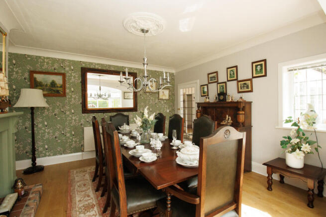 4 bed Detached Bungalow for sale Image 9
