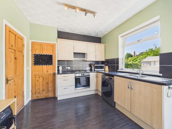 3 bed Semi-Detached for sale Image 4
