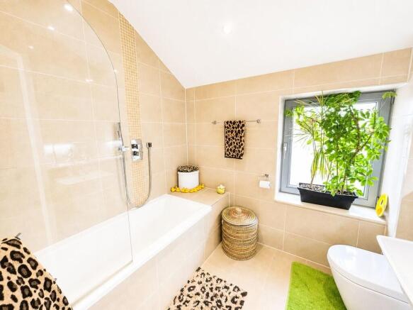 2 bed Apartment for sale Image 8