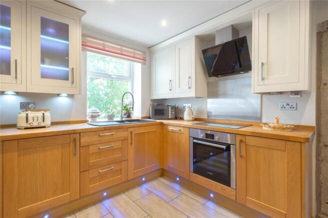 4 bed Detached for sale Image 6