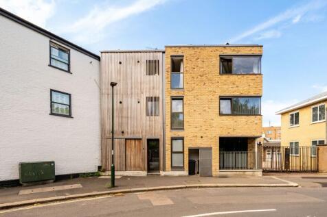 Vicarage Road, Hampton Wick, Kingston Upon Thames, KT1