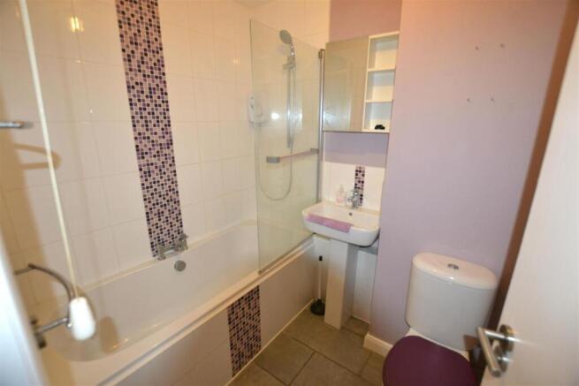 BATHROOM & W/C