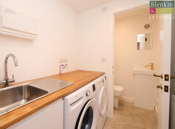 4 bed End of Terrace to rent Image 4