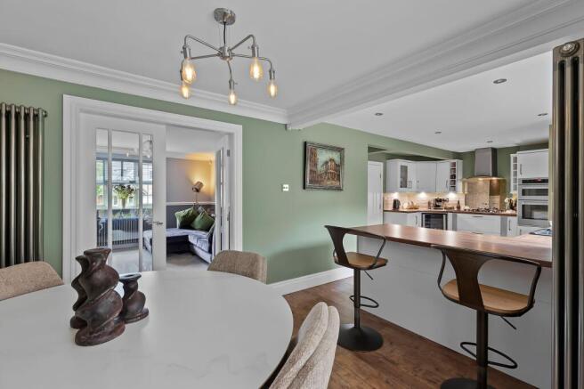 4 bed Detached for sale Image 5