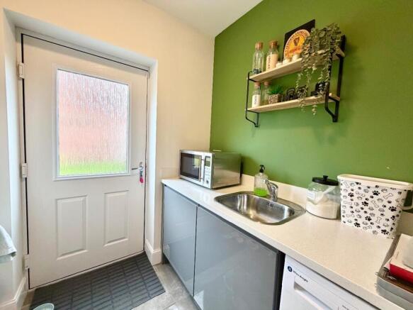 4 bed Detached for sale Image 7