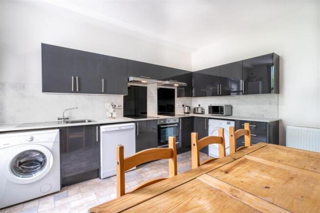 New Kitchen 2.jpg