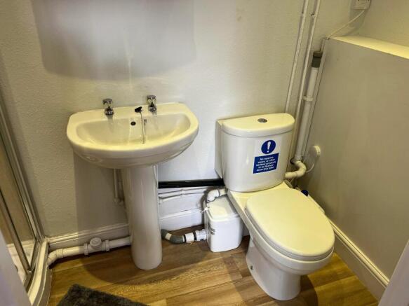 last-ensuite-room---monks-road---bills-inclusive-image-5.jpg