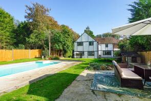 Tudor Close Cottage, Main Road, Hastings TN35 4SL
