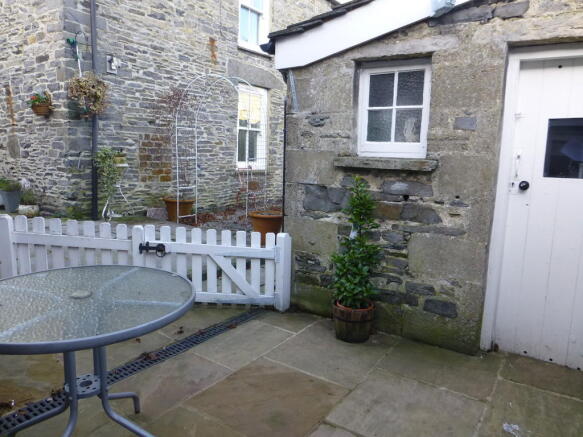 Photo 10