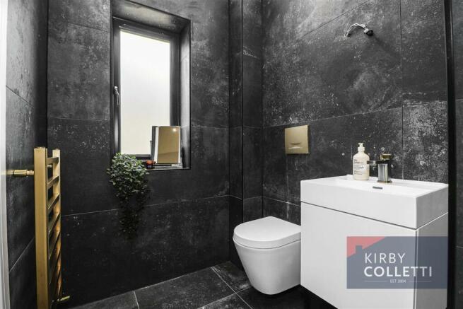 EN SUITE SHOWER ROOM TO BEDROOM ONE