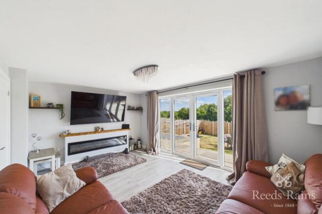 4 bed Detached for sale Image 4