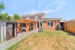 33, Hadrian Road, Andover SP10 5JN