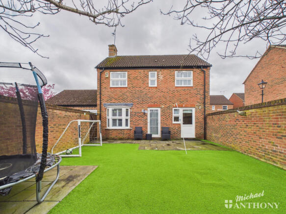 CAM03218G0-PR0927-STILL013