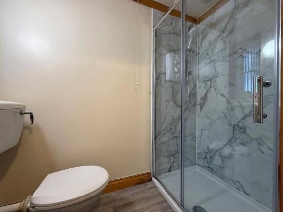 3 bed Semi-Detached to rent Image 10