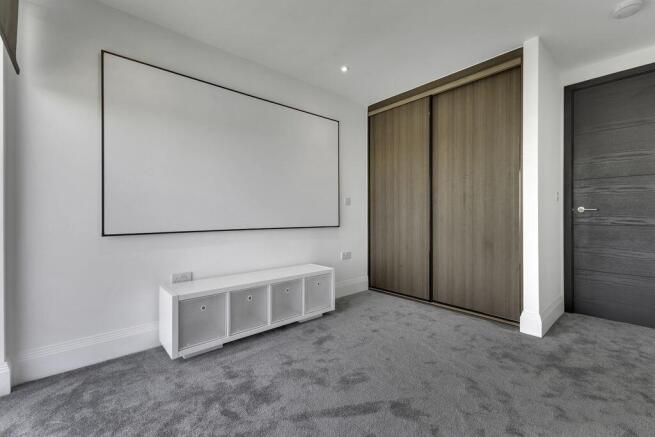 2 bed Apartment to rent Image 7