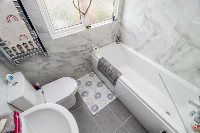 BATHROOM/W.C.