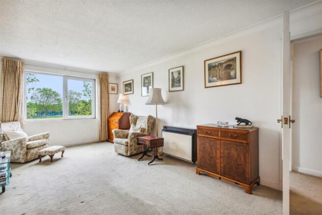 75 Homecross House, Fishers Lane, W4-2.jpg