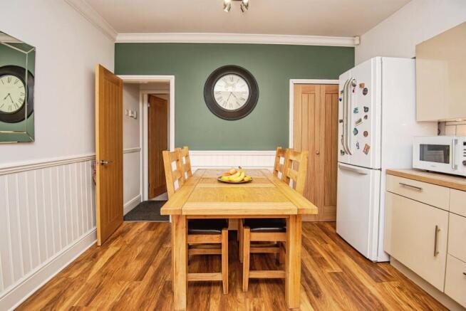 4 bed Terraced for sale Image 5