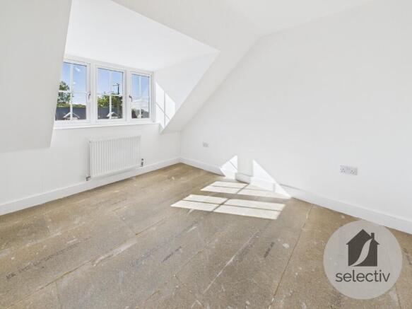 4 bed Detached for sale Image 11