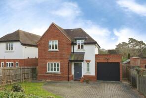 11 Holly Tree House, Wendover Lodge, Church Street, Welwyn AL6 9LR