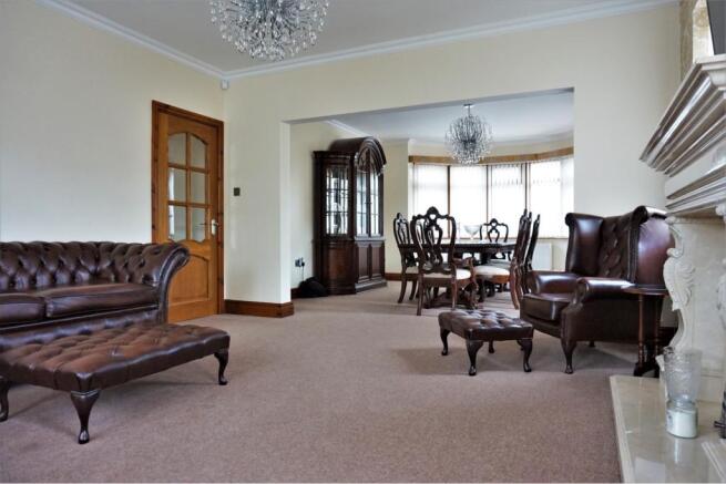 Lounge/Dining Room