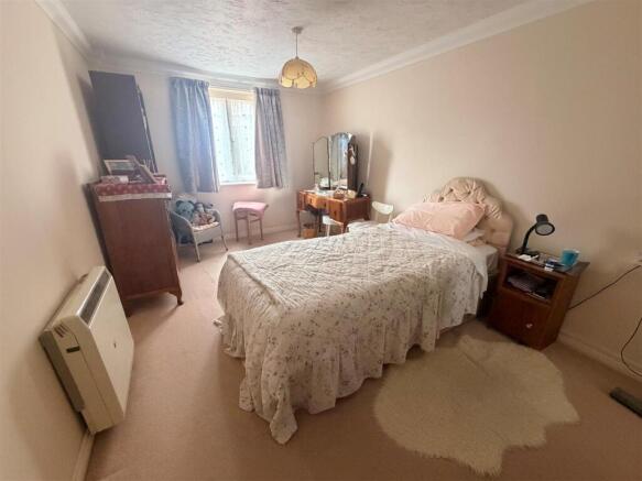 Bedroom 2.jpg
