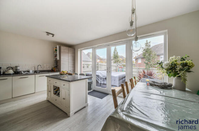 880a67dcb3be45c2b185d33b4d4e62fe