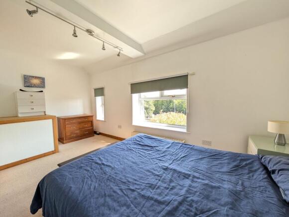 2 bed Town House for sale Image 9