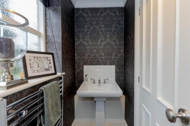 Guest cloakroom 1 1N9A2523-CR3-20250118-DxO_DeepPR