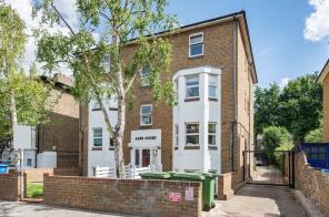Flat 8, 35 Alys Court, Blenheim Grove, London SE15 4QS