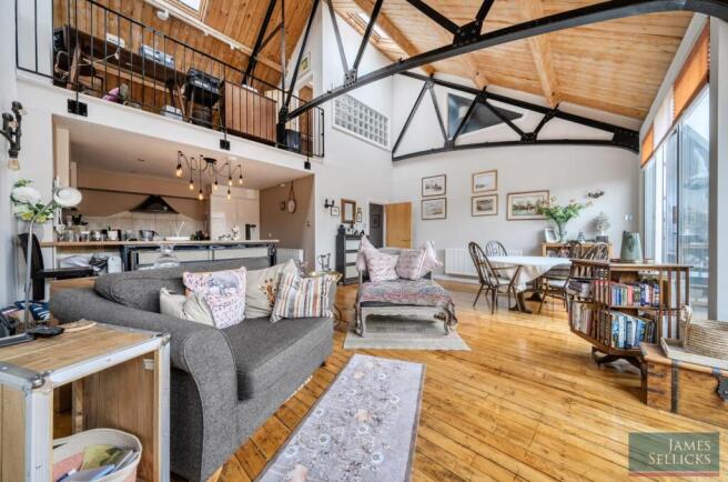 Open plan living/dining area & kitchen