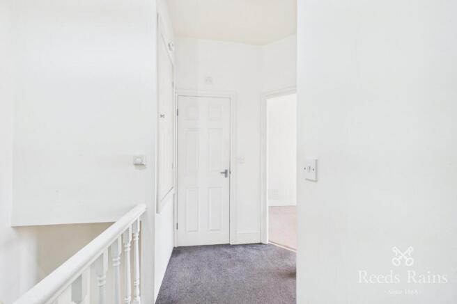 2 bed Terraced to rent Image 4