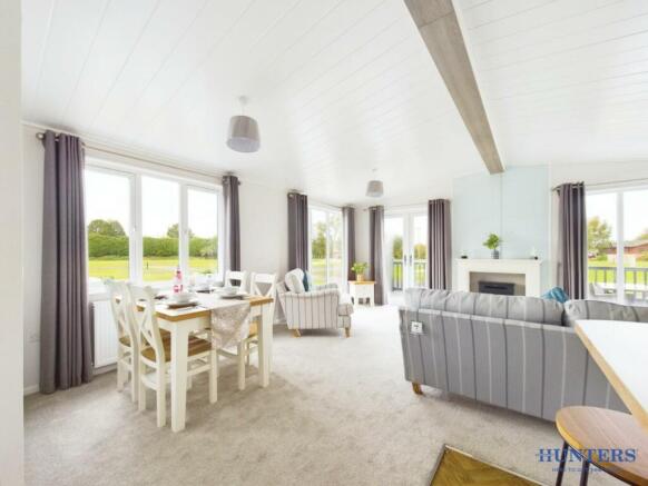 2 bed Park Home for sale Image 8