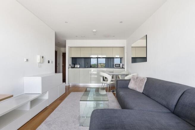1 bed Apartment to rent Image 10