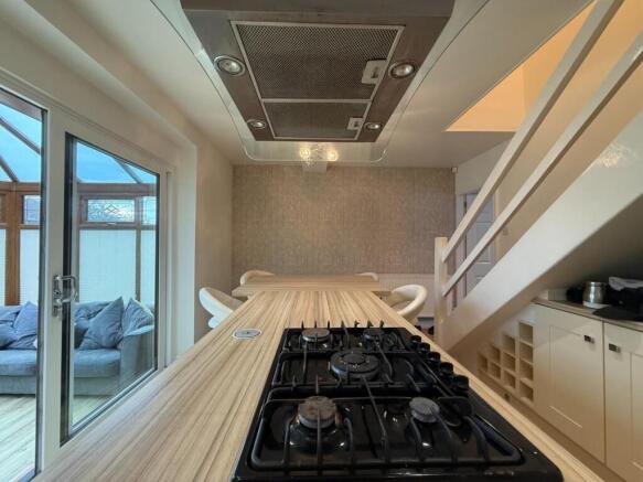 4 bed Detached for sale Image 8