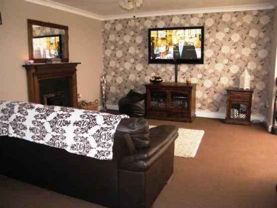 18' Living Room