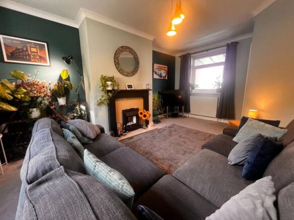 3 bed Semi-Detached for sale Image 3