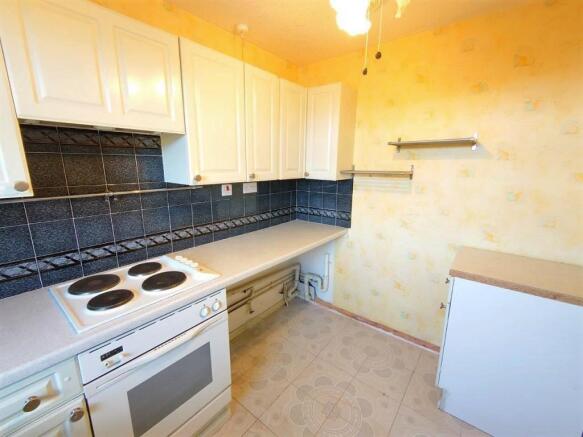 Kitchen b.jpg