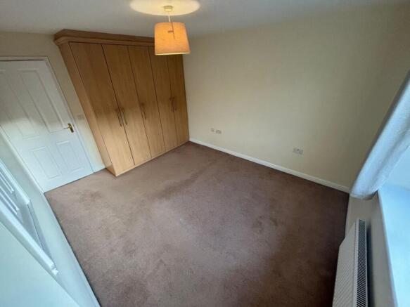 2 bed Semi-Detached to rent Image 8