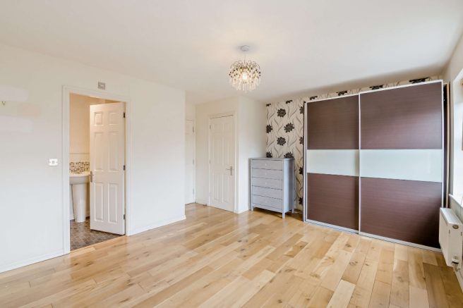 3 bed Town House for sale Image 12