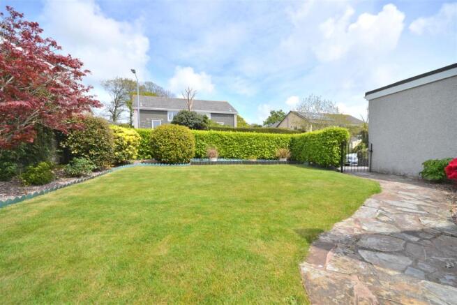 Front garden.JPG