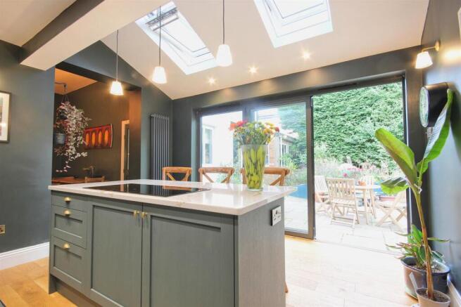 3 bed House for sale Image 6