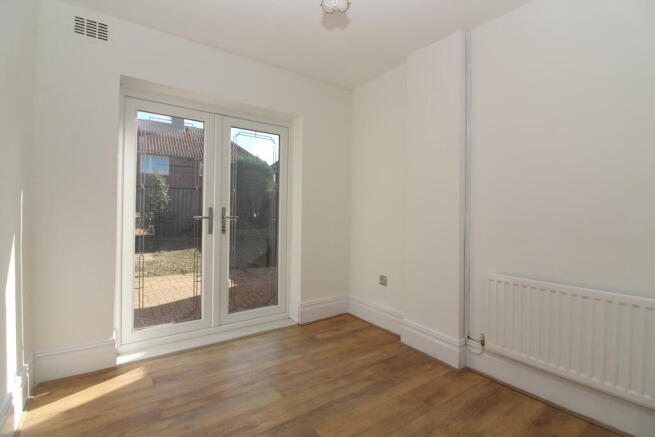 2 bed House to rent Image 4