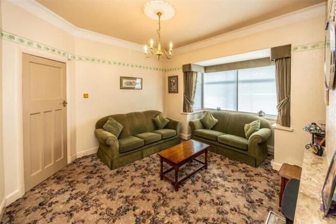 4 bed Detached Bungalow for sale Image 11