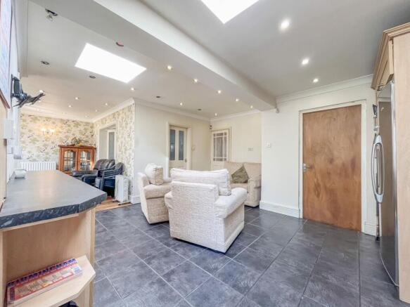 Prestwood Road West, Wolverhampton photo 4