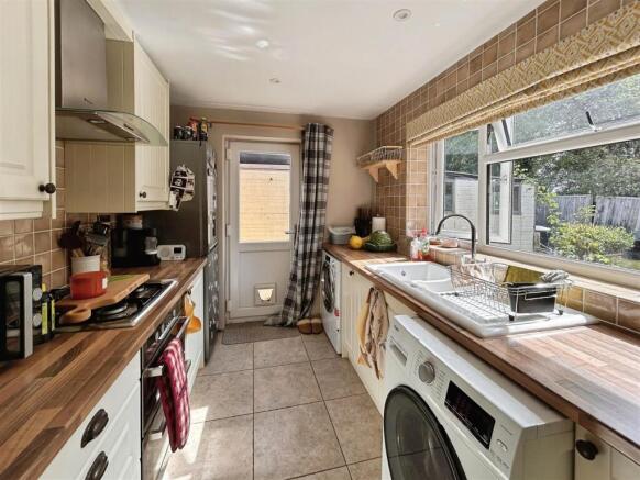 43b9c1a9-kitchen.jpg