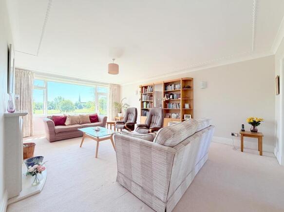 3 bed Flat for sale Image 6
